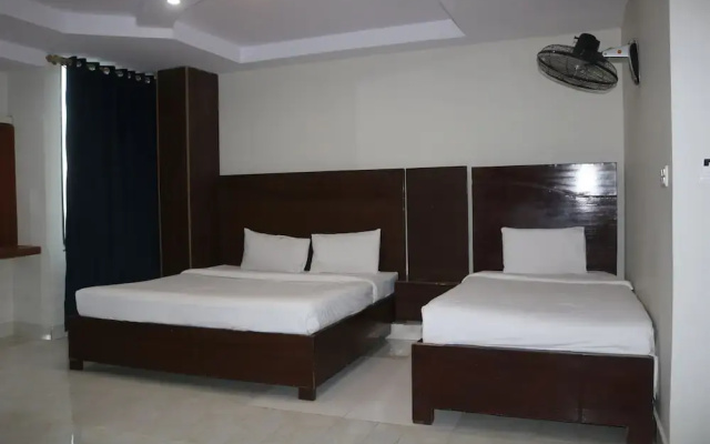 Royal Blue Hotel