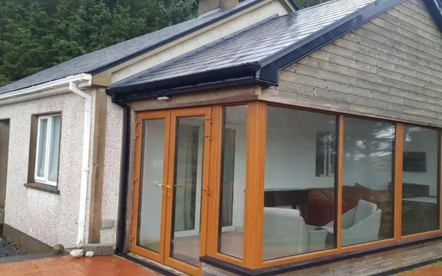Two bed bungalow with sunroom and stunning views