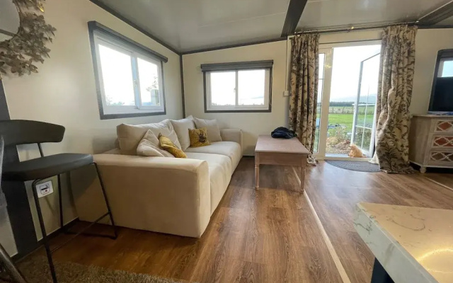 Birch Tree Lodge, Sleeps 4, Set in 3 Acres