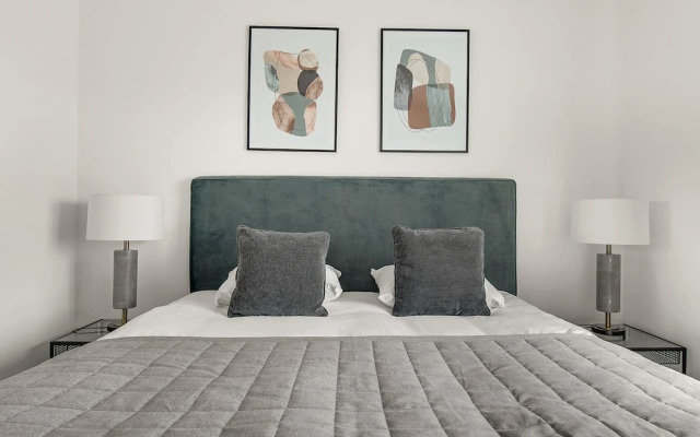 Sanders Arena - Smart 3-bdr Apt Close to Metro