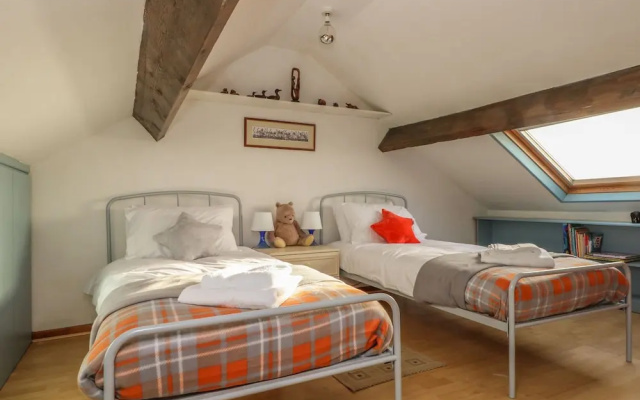 7 Bank Cottages, High Peak