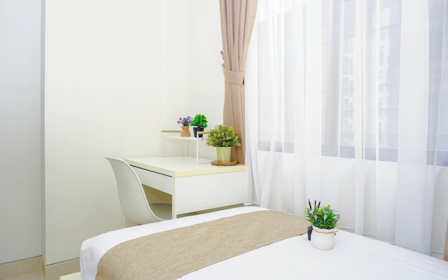 Comfortable And Contemporary 2Br At Apartment Transpark Cibubur