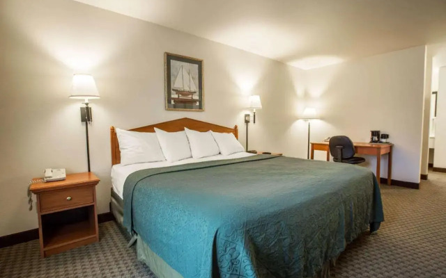 Quality Inn & Suites - 3 Stars