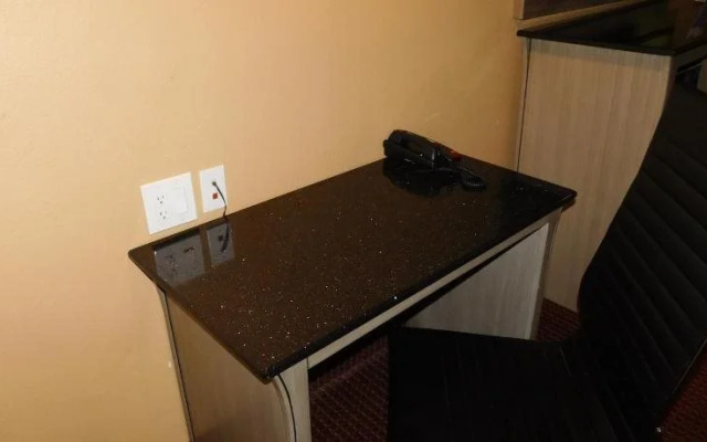 Regency Inn Suites