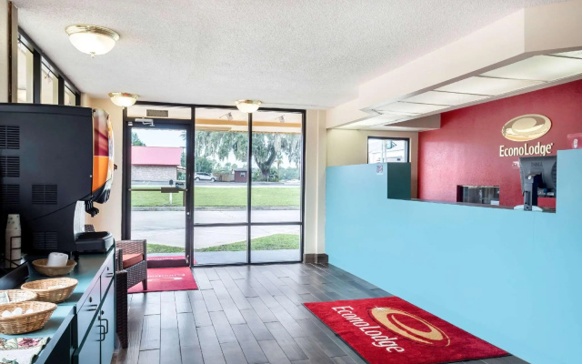 Econo Lodge Live Oak