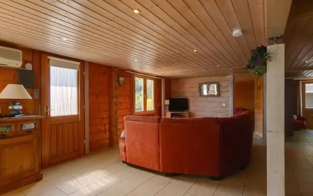Riverside Chalet Retreat