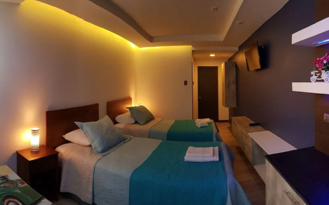 El Camino Hotel