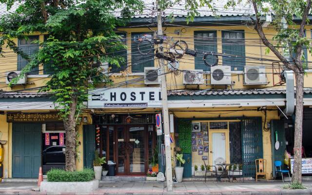Отель Bed and Butler Hostel Таиланд, Бангкок - отзывы, цены и фото номеров - забронировать отель Bed and Butler Hostel онлайн вид на фасад