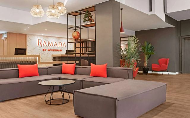 Ramada by Wyndham Valencia Almussafes