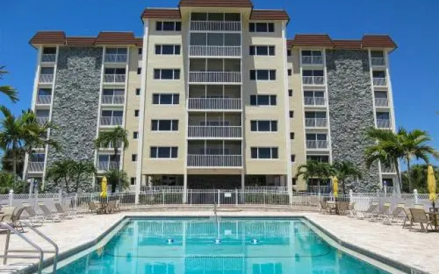 Sand Caper #407 Apartment