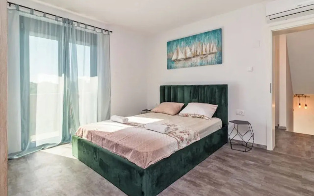 Spacious Villa in Pula With Heated Pool