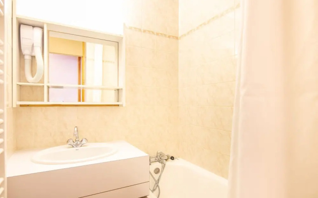 Large Alpine Family Stay in Doucy