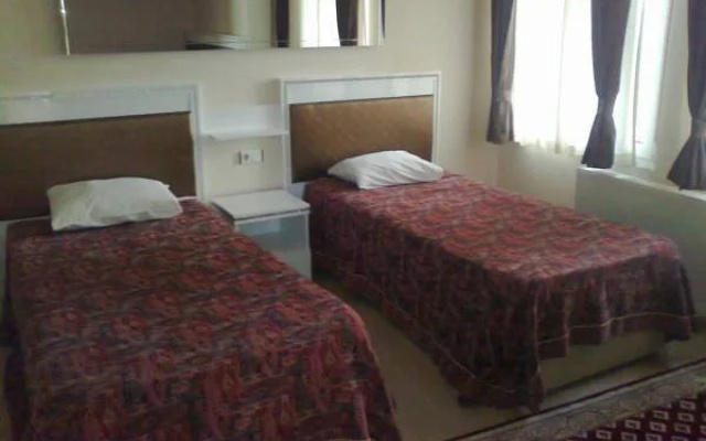 Ozgur Hotel