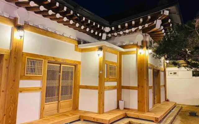 Adam Guesthouse