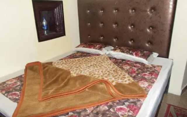 Ratnam Guest house