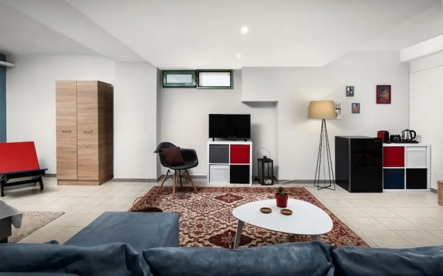 Place 55 Superior Residence