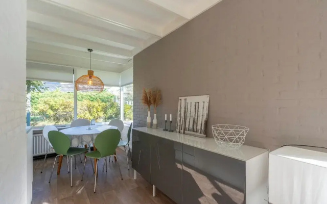 Bungalow in Sint Maartenszee Near Beach