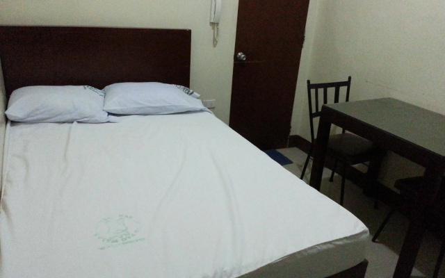 Traders Mega A Inn
