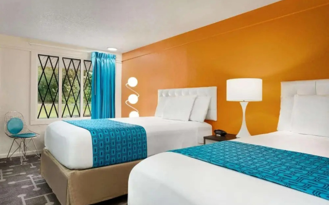 Dover Inn & Suites