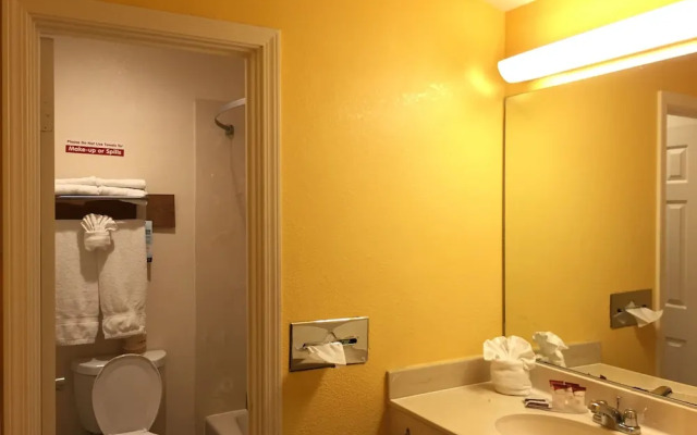 Econo Lodge At The Park