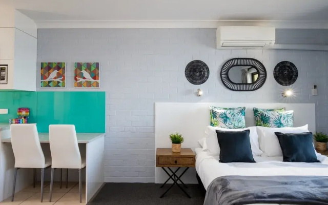 Batemans Bay Studio Escape With Lush Vista