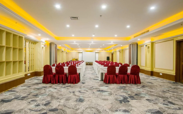 Resort Golden Palm