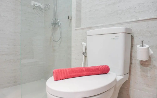 Great Location 2Br at Gold Coast Apartment Near Pik Area
