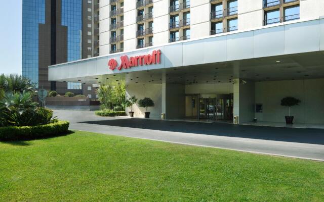 Lisbon Marriott Hotel вид на фасад