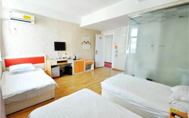 Lanlingxian Xinzaiyiqi Express Inn