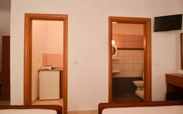 Giannis Hotel
