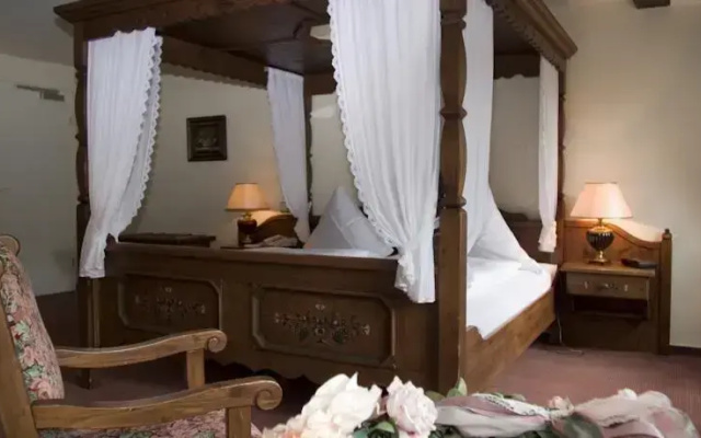 Hotel-Restaurant Dombäcker