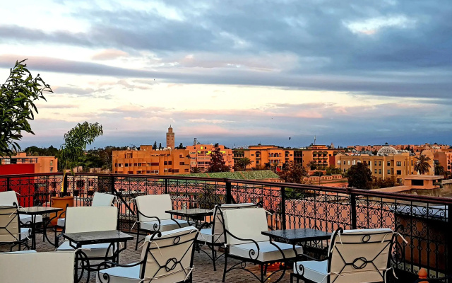 Отель Dellarosa Boutique Hotel & Spa