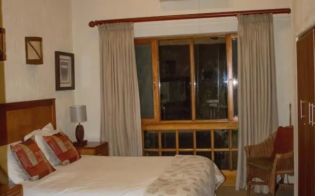 Legend Safaris - Kruger Park Lodge