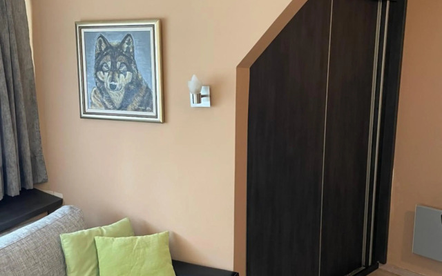 Apartment Brvenik Plus