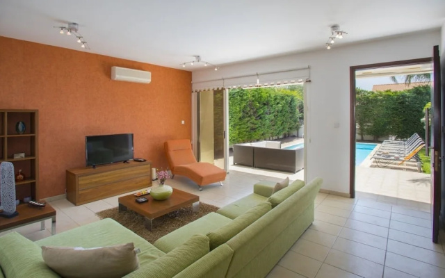 Soothing Sunset Villa, 200m to the Beach