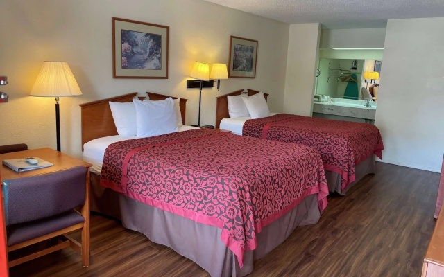 Executive Inn & Suites