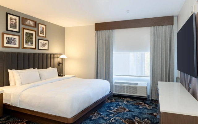 DoubleTree by Hilton Hotel Savannah Airport