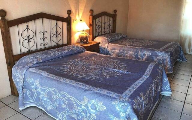 Hotel Puesta del Sol вид на фасад
