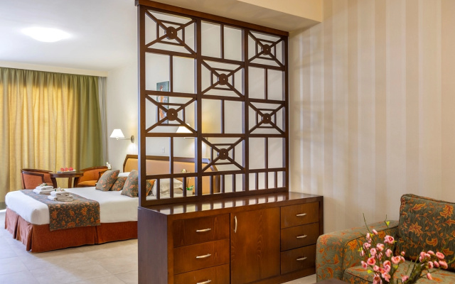 Aquamare Beach Hotel & Spa