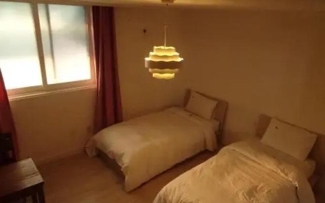 8MOTEL