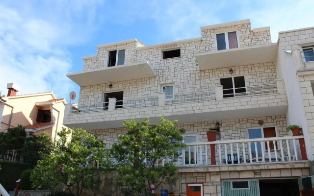 Apartments Ustavdic
