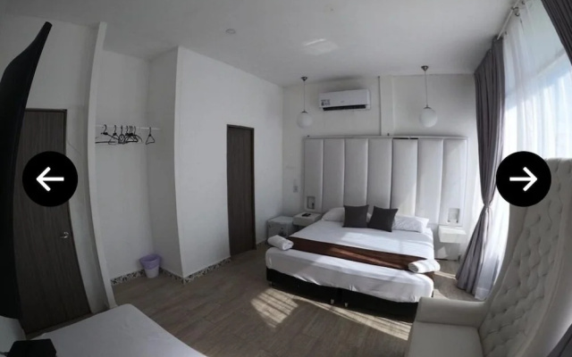 Aw Hotel Holidays Palace
