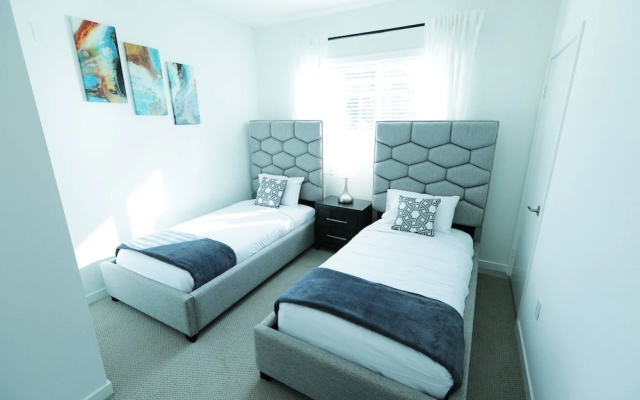 Hollywood Walk Residences