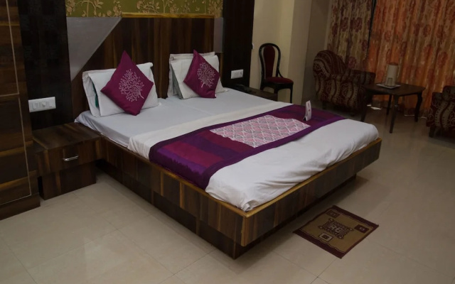 OYO 4065 Hotel Richi