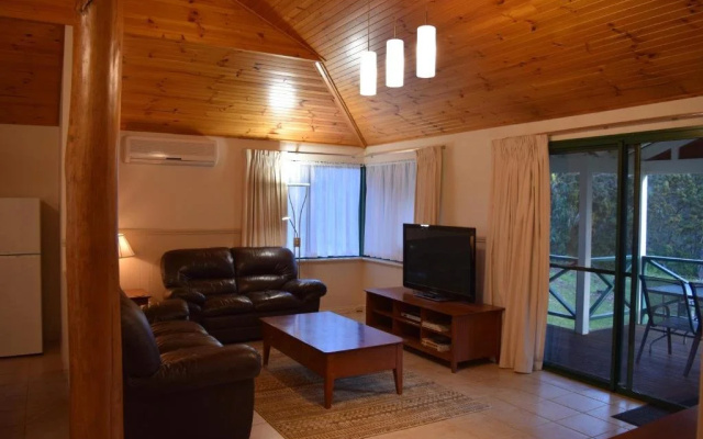 Bushy Lake Chalets