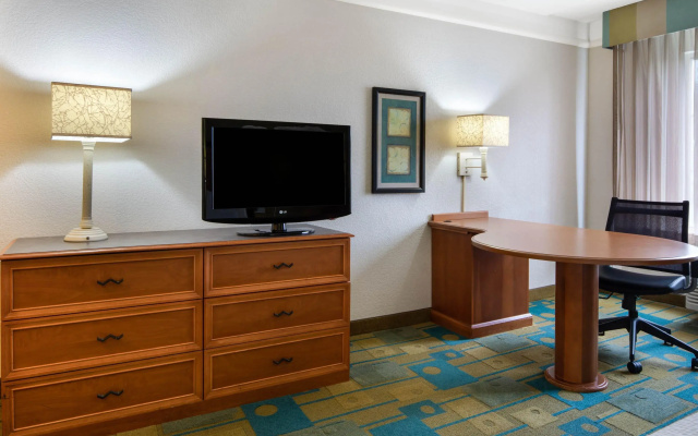La Quinta by Wyndham Haywood Mall-Near Greenville Downtown