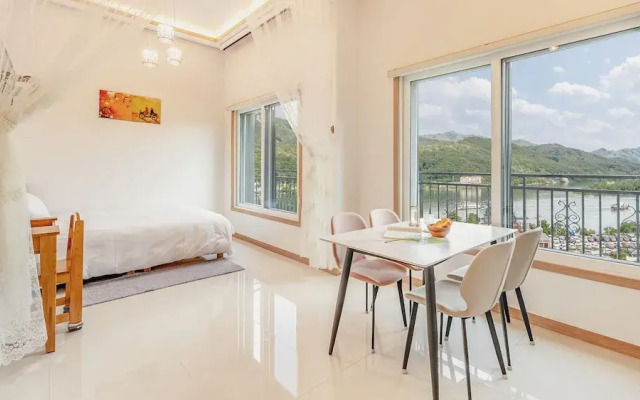 Gapyeong Ribbon Spa Pool Villa