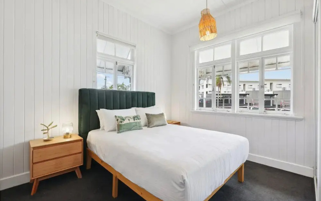 Tranquil 3-bed Family Home With Spacious Backyard