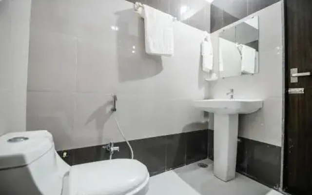 Hotel Jai Hind By OYO Rooms