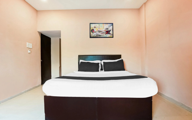 OYO 79904 Flagship Hotel Orient Classic